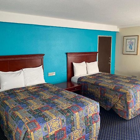 Travel Inn ปีเตอร์สเบิร์ก ภายนอก รูปภาพ