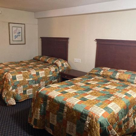 Travel Inn ปีเตอร์สเบิร์ก ภายนอก รูปภาพ