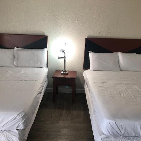 Travel Inn ปีเตอร์สเบิร์ก ภายนอก รูปภาพ