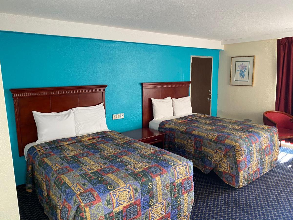 Travel Inn ปีเตอร์สเบิร์ก ภายนอก รูปภาพ