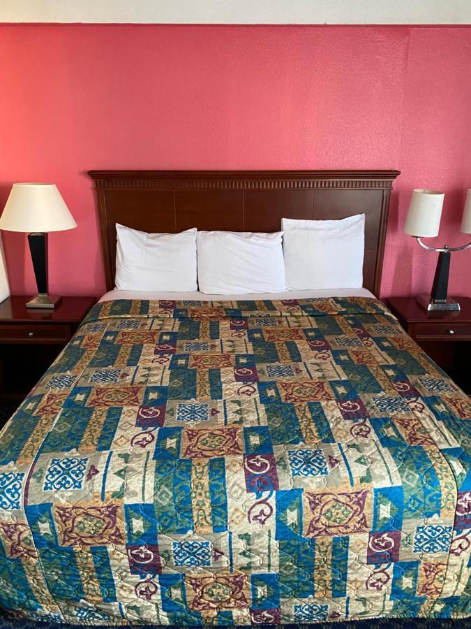 Travel Inn ปีเตอร์สเบิร์ก ภายนอก รูปภาพ