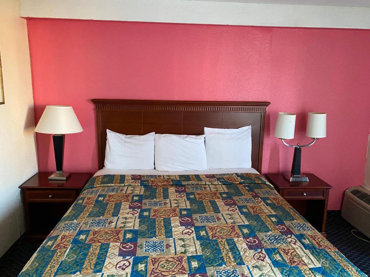 Travel Inn ปีเตอร์สเบิร์ก ภายนอก รูปภาพ