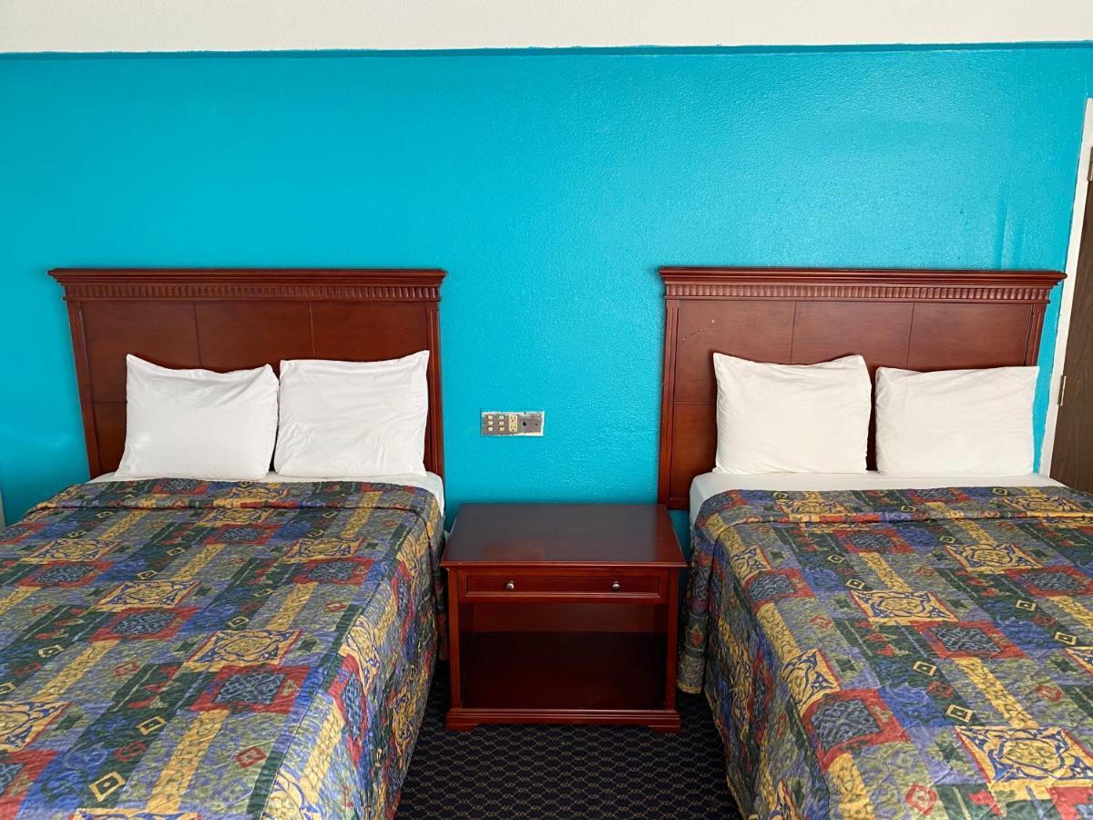 Travel Inn ปีเตอร์สเบิร์ก ภายนอก รูปภาพ