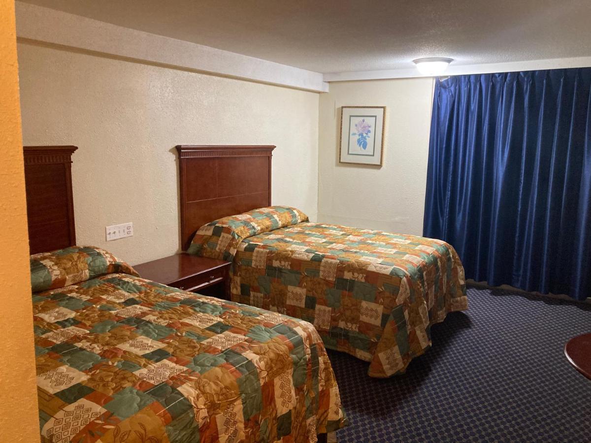 Travel Inn ปีเตอร์สเบิร์ก ภายนอก รูปภาพ