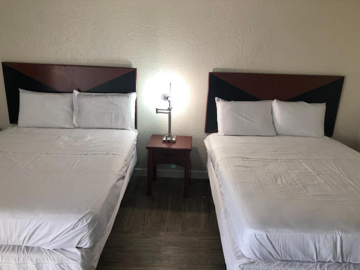 Travel Inn ปีเตอร์สเบิร์ก ภายนอก รูปภาพ
