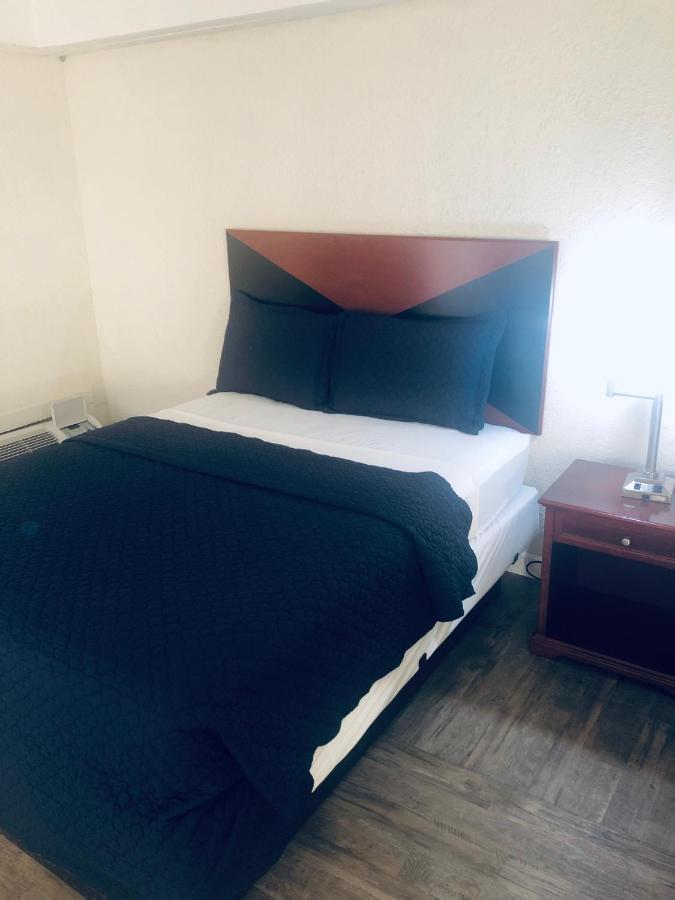Travel Inn ปีเตอร์สเบิร์ก ภายนอก รูปภาพ