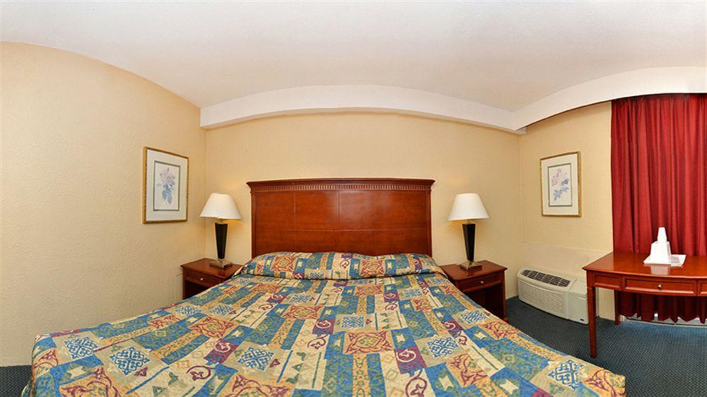 Travel Inn ปีเตอร์สเบิร์ก ภายนอก รูปภาพ