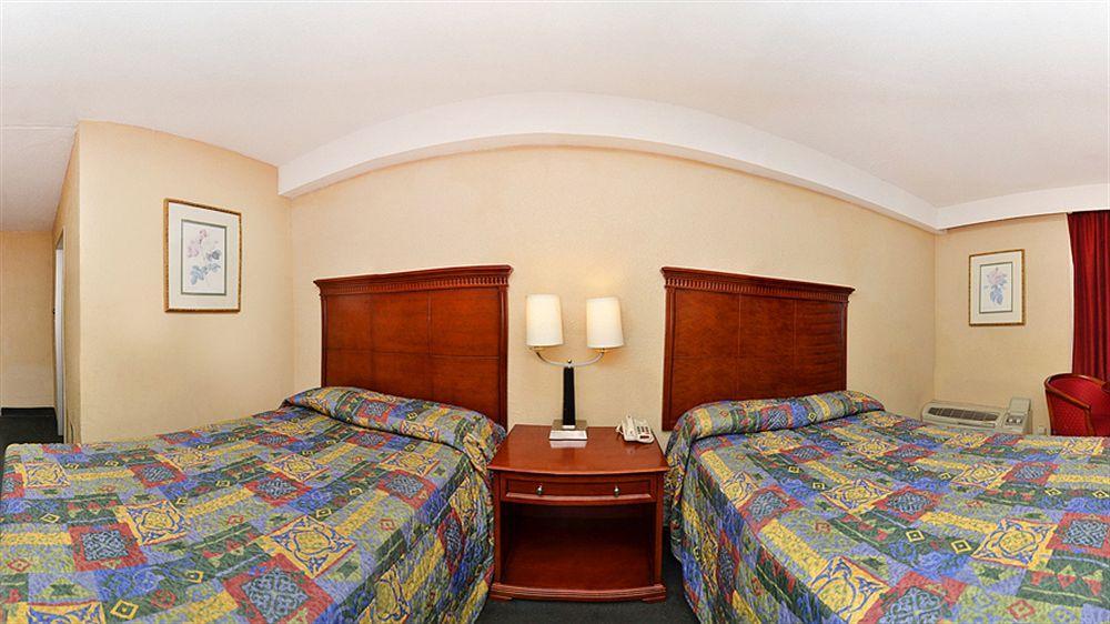 Travel Inn ปีเตอร์สเบิร์ก ภายนอก รูปภาพ