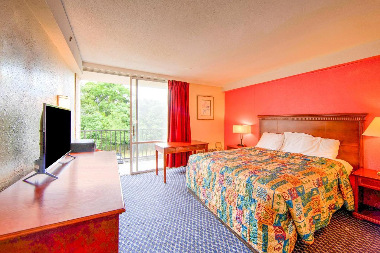 Travel Inn ปีเตอร์สเบิร์ก ภายนอก รูปภาพ